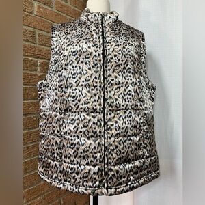 Westbound Snow leopard puff vest -XL